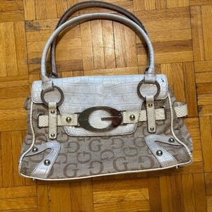 ADORABLE guess y2k 90s purse